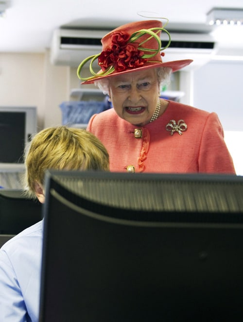 queenandinternet reine-angleterre-internet